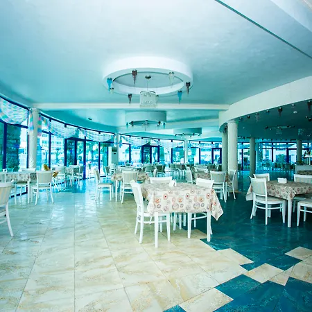 酒店 Chaika 阳光海滩