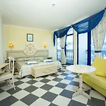 Hotell Chaika 3*