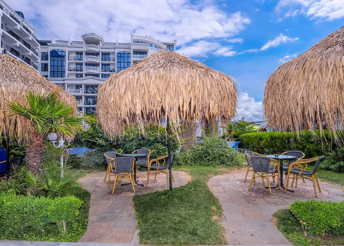 Szálloda Chaika Napospart