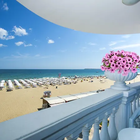 Hotel Chaika Sluneční pobřeží